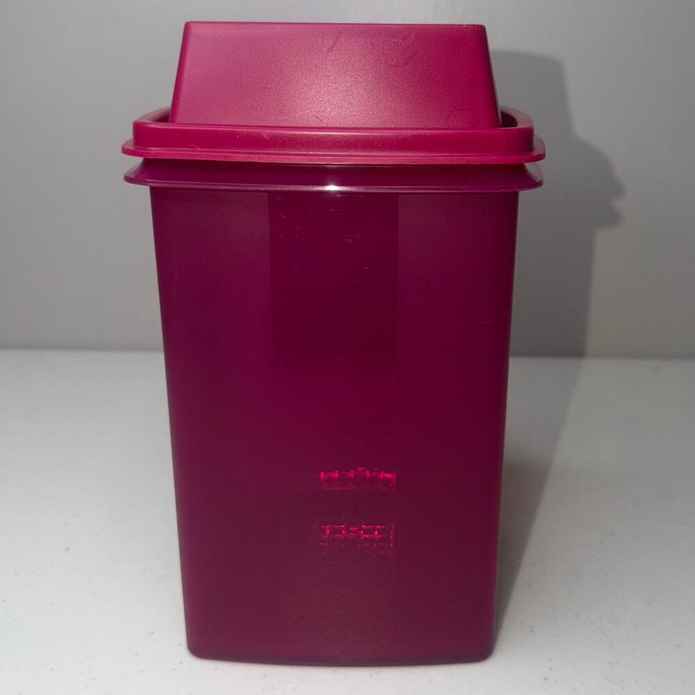 Tupperware Pick A Deli Large 8 Cup Square Pickle Container Strainer Fushia Pink